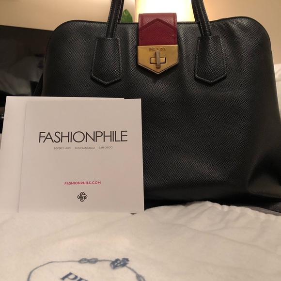 REAL Prada Saffiano Bag - Picture 1 of 8